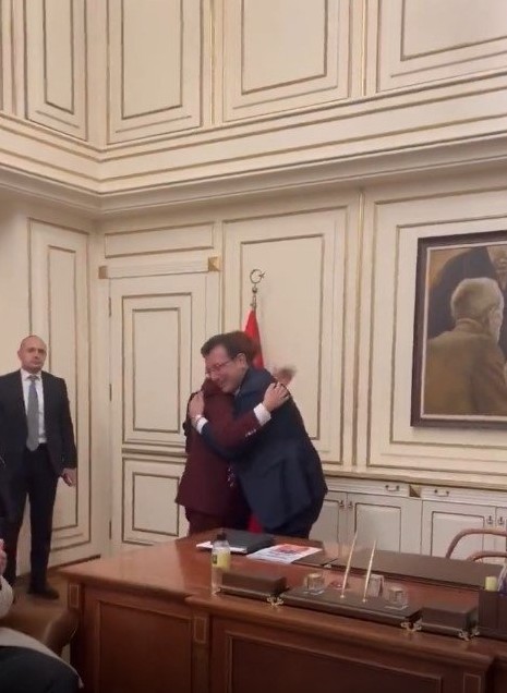 İmamoğlu 2 yıl 7 ay hapis cezası aldı! Kılıçdaroğlu Almanya'dan apar topar dönme kararı aldı!.